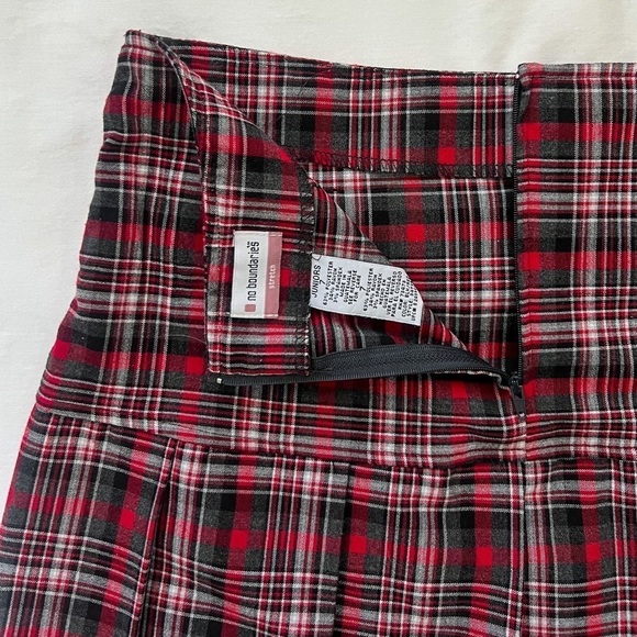 Y2K No Boundaries Plaid Pleated Mini Skirt - Picture 10 of 10